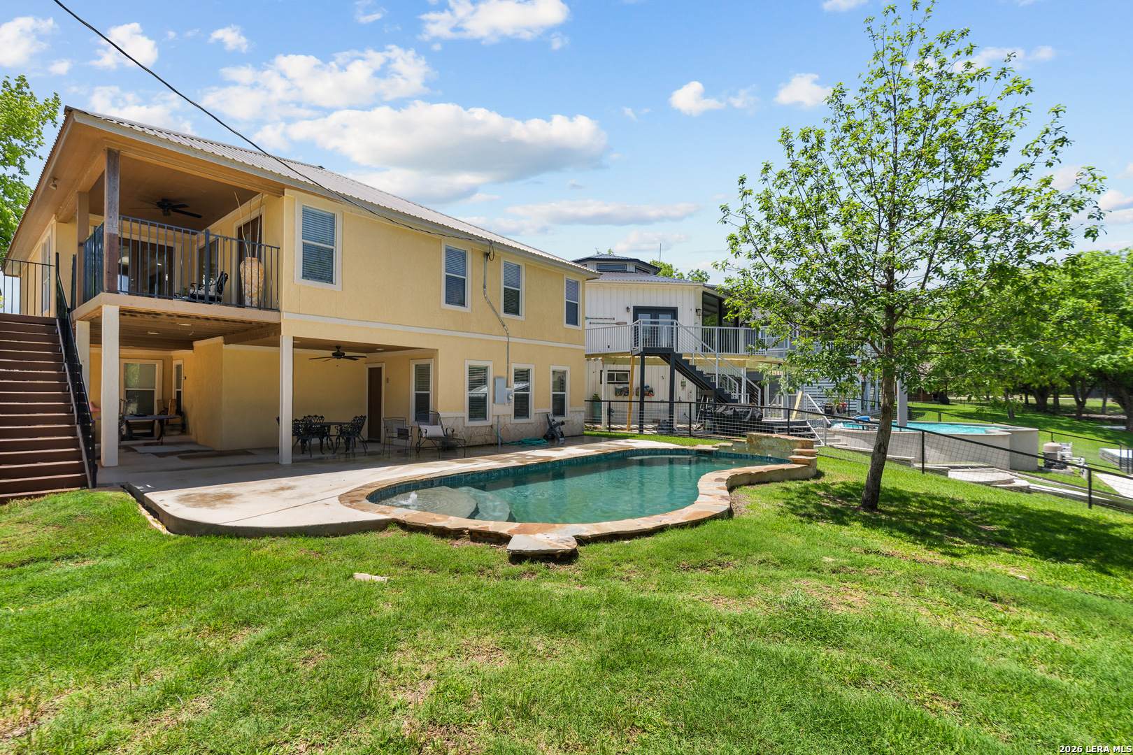 main property photo 7