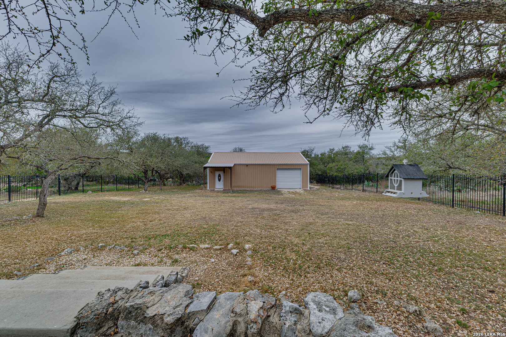 main property photo 25