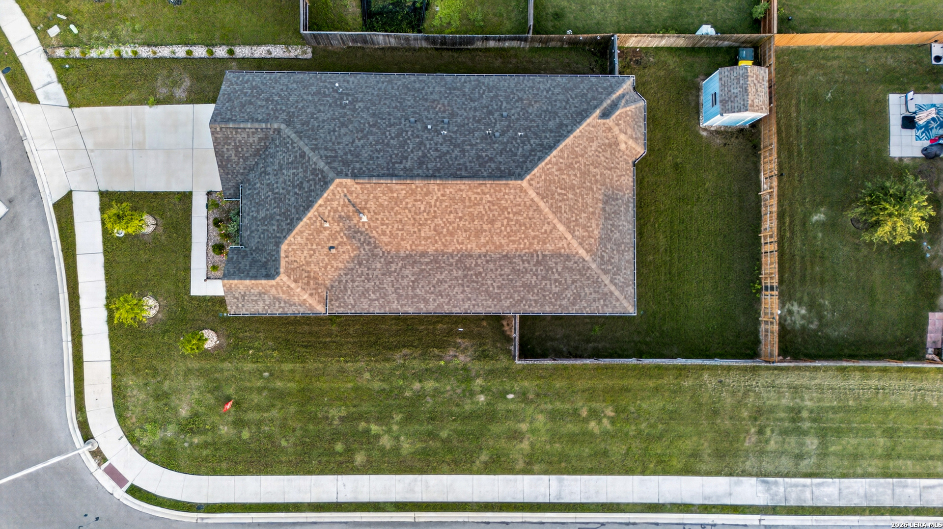 main property photo 27