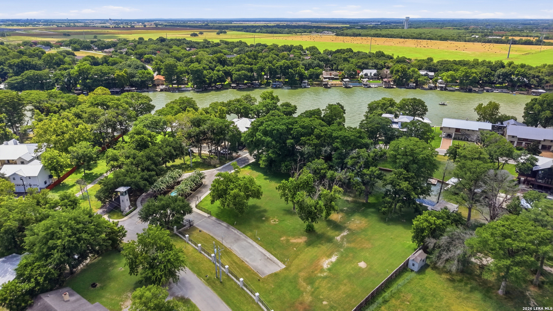 main property photo 13