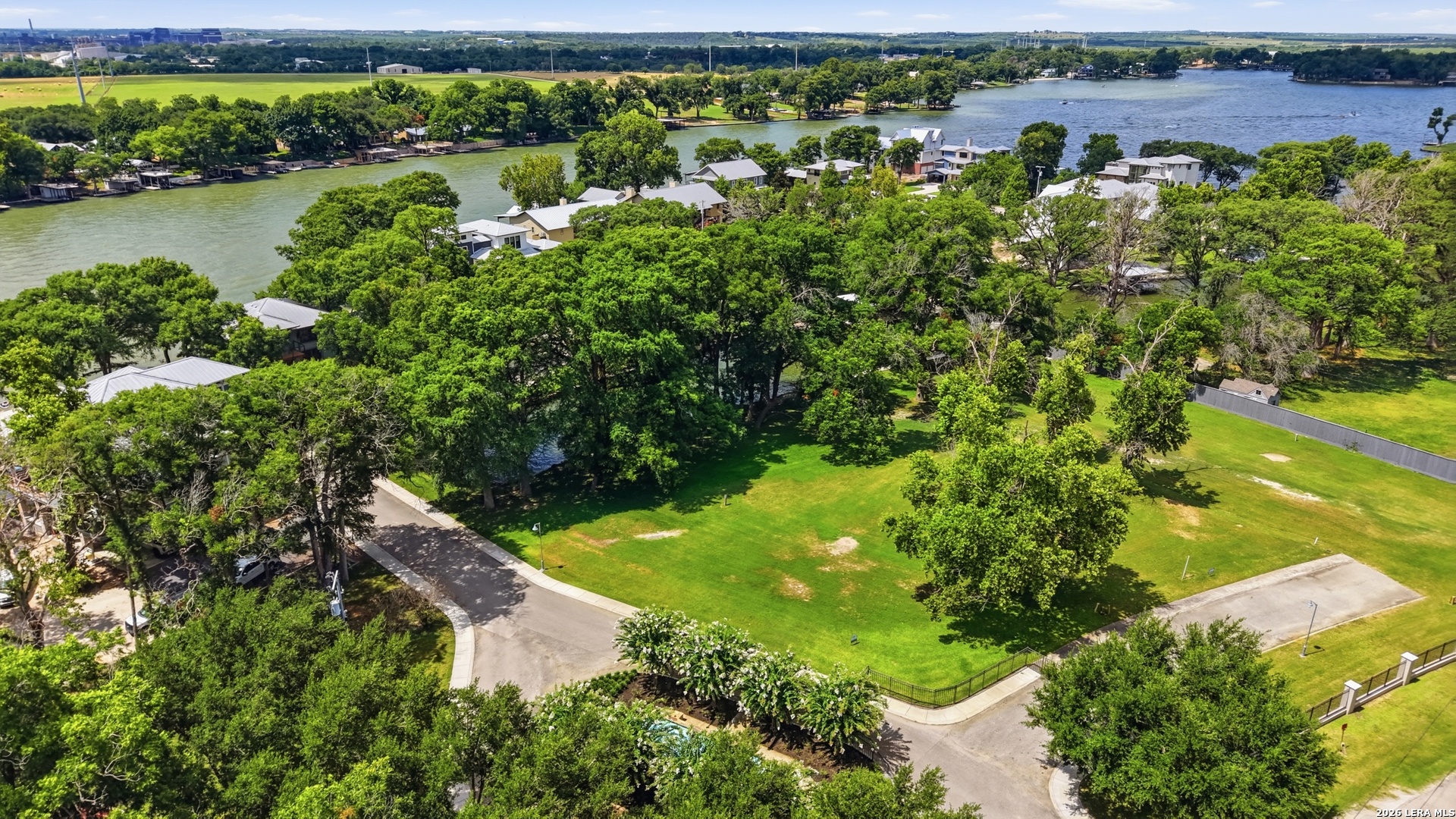main property photo 19