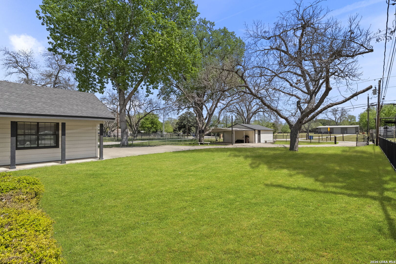 main property photo 43