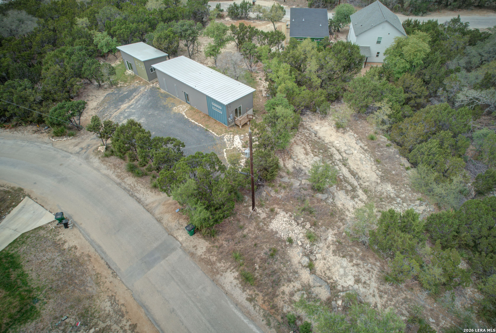 main property photo 27