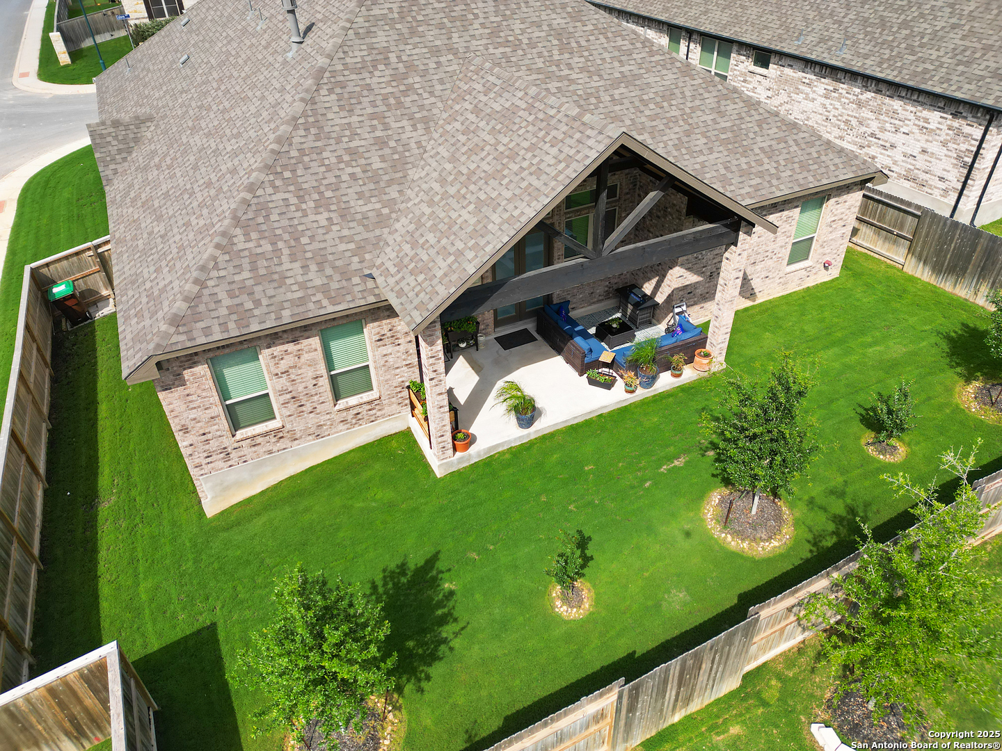 main property photo 37