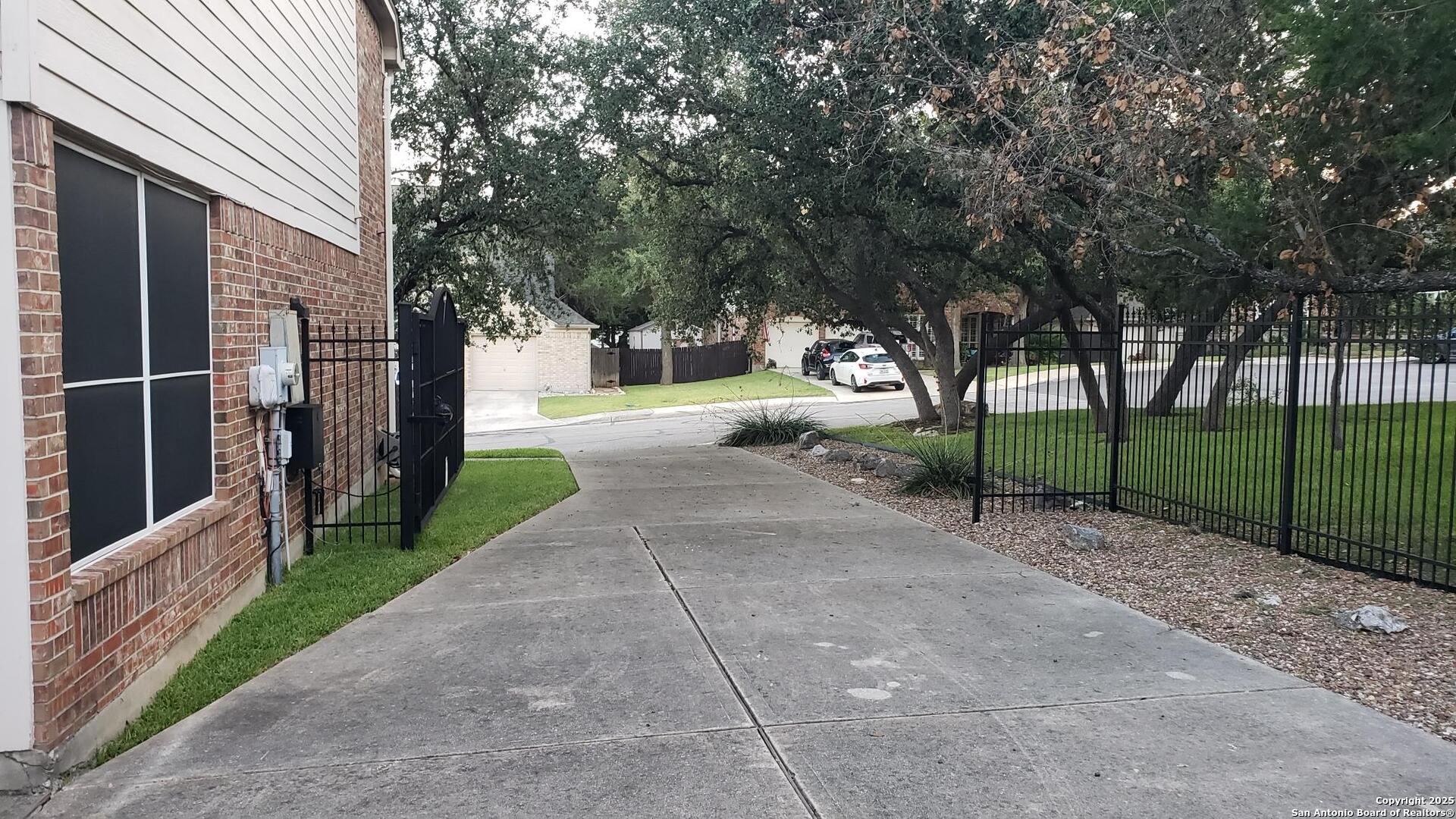 main property photo 7