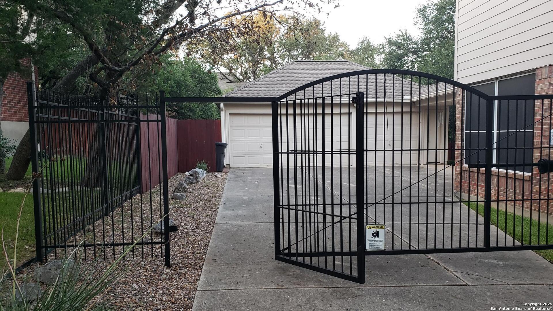 main property photo 8
