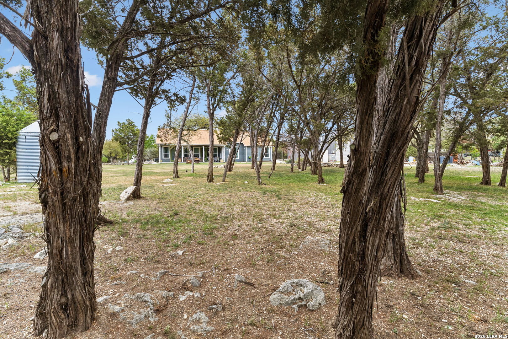 main property photo 33