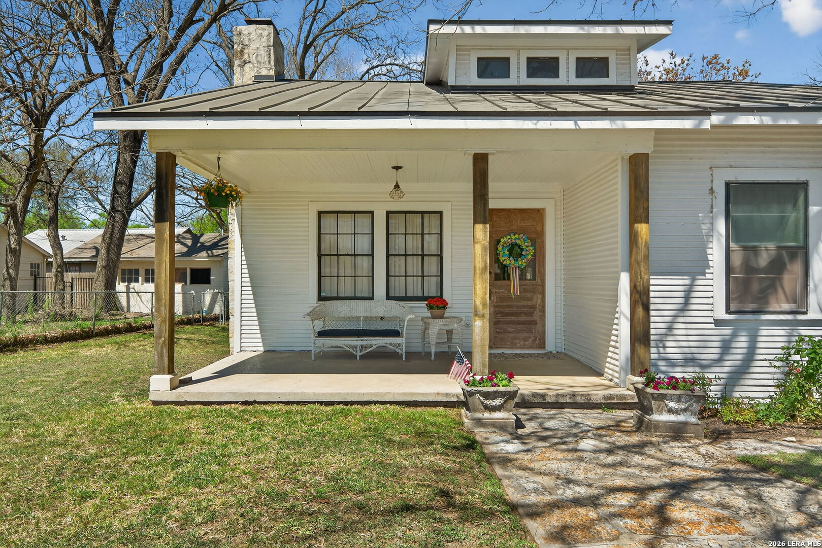 main property photo 3