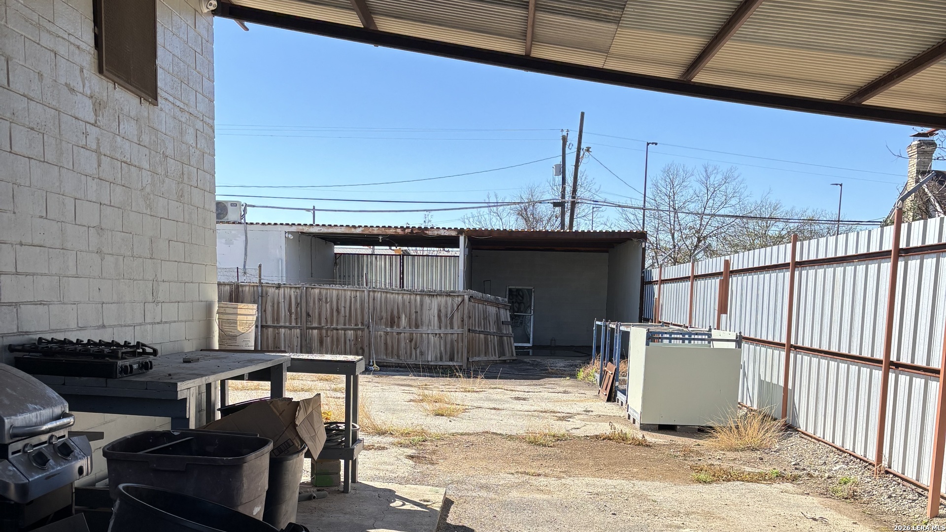 main property photo 11