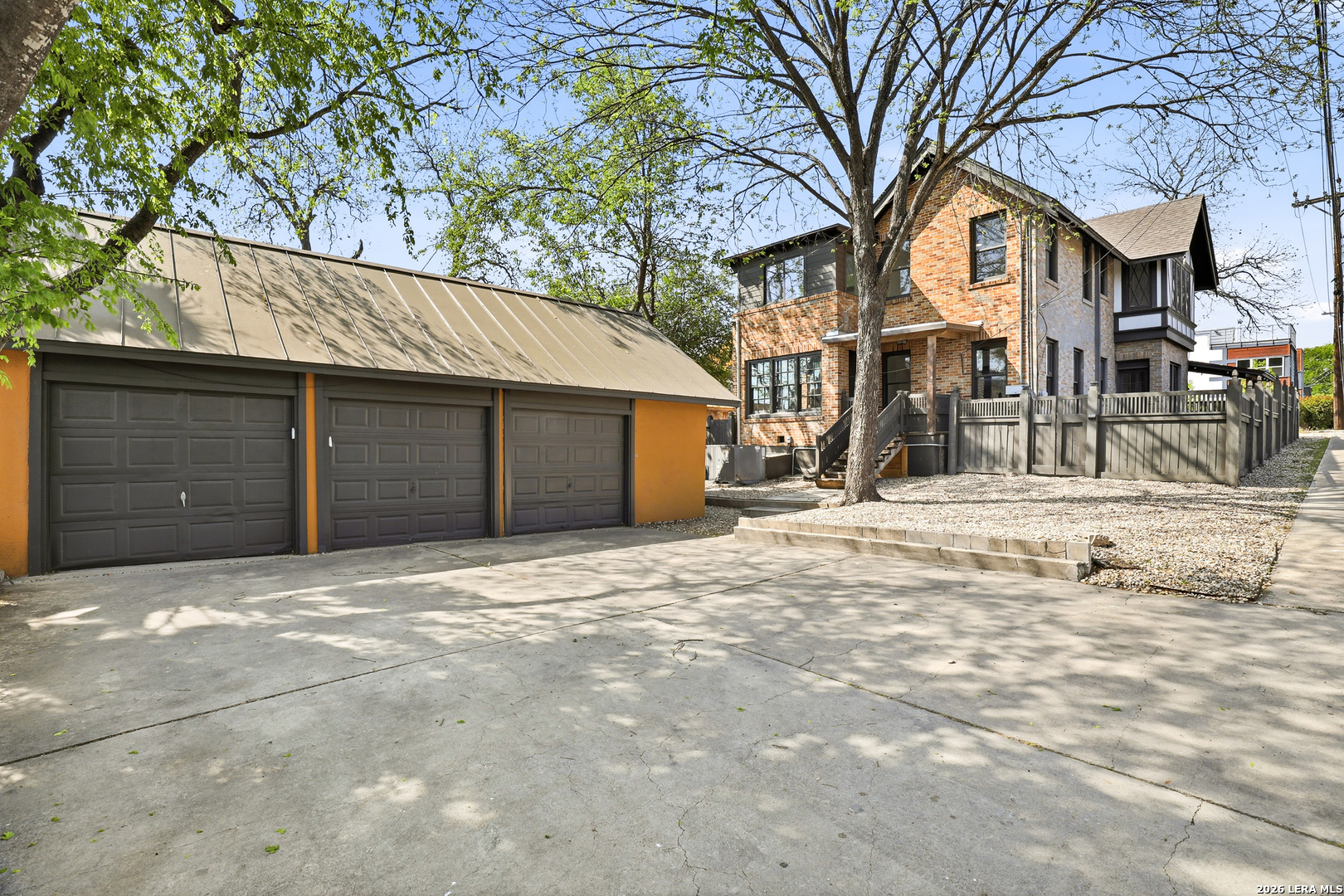 main property photo 50