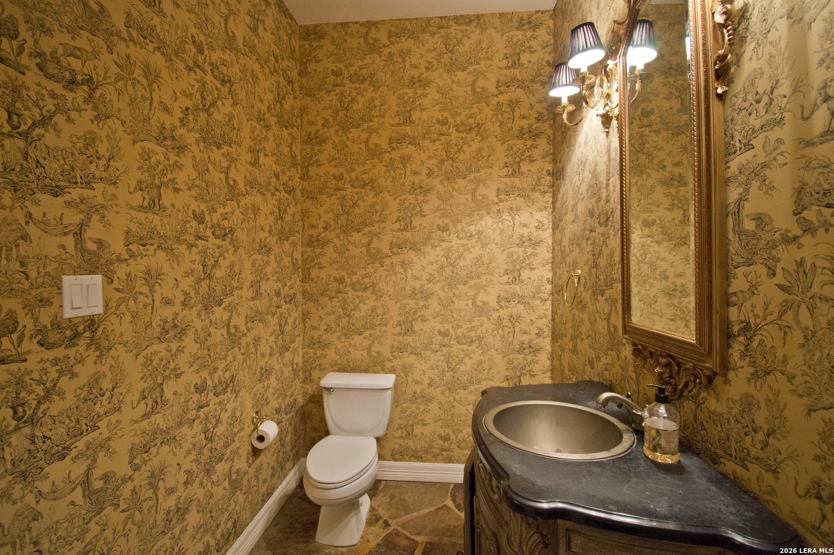 main property photo 19