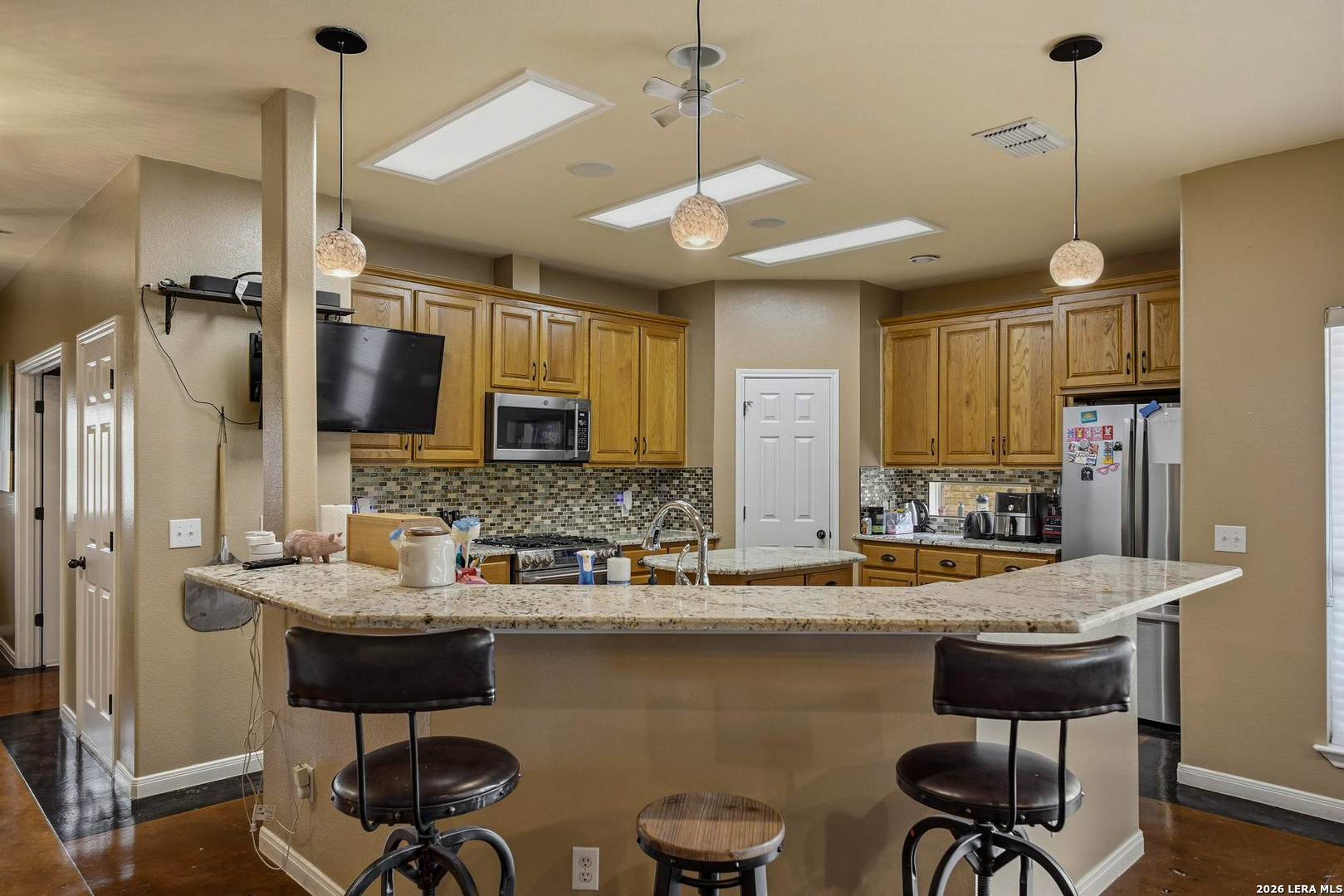 main property photo 4