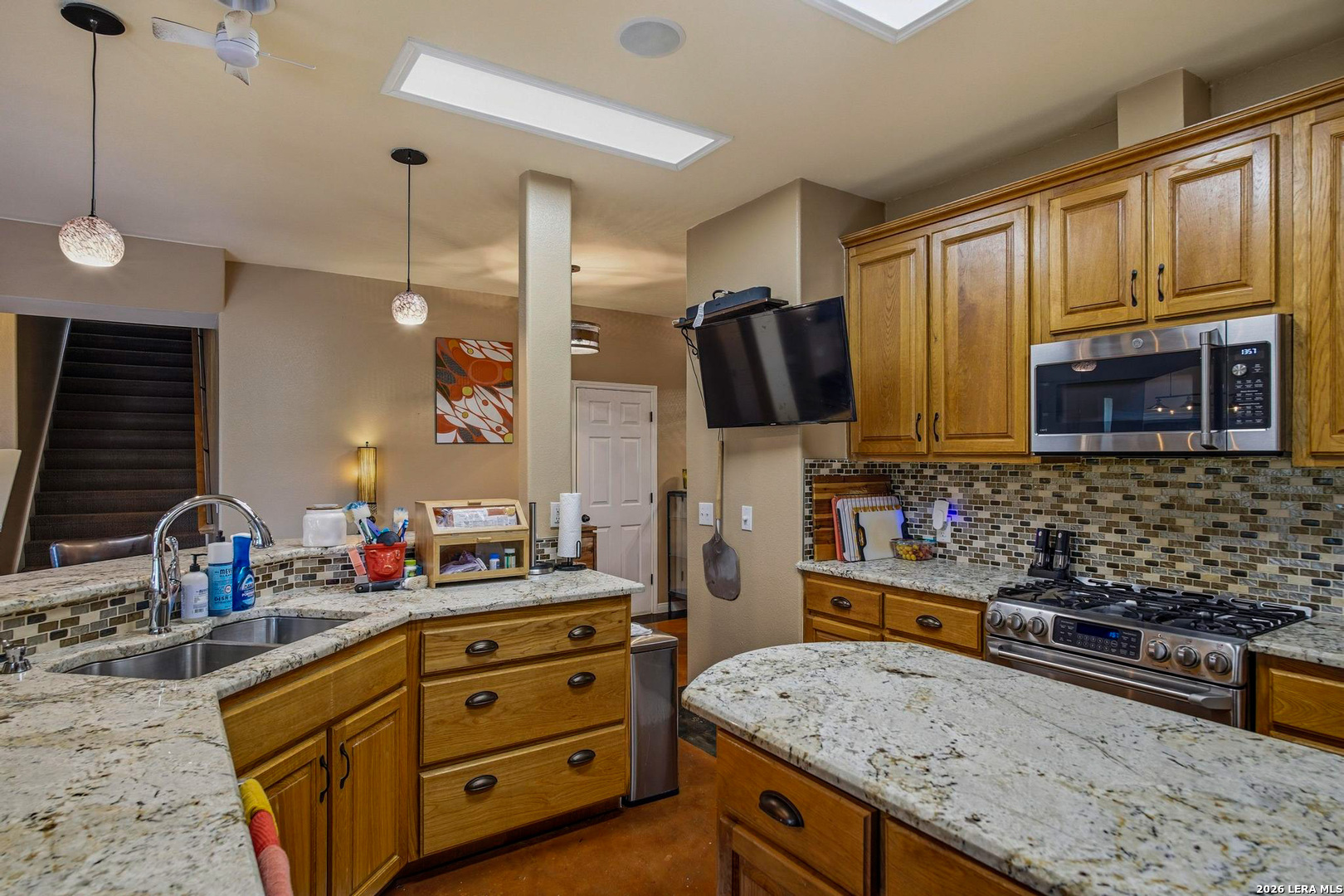 main property photo 6