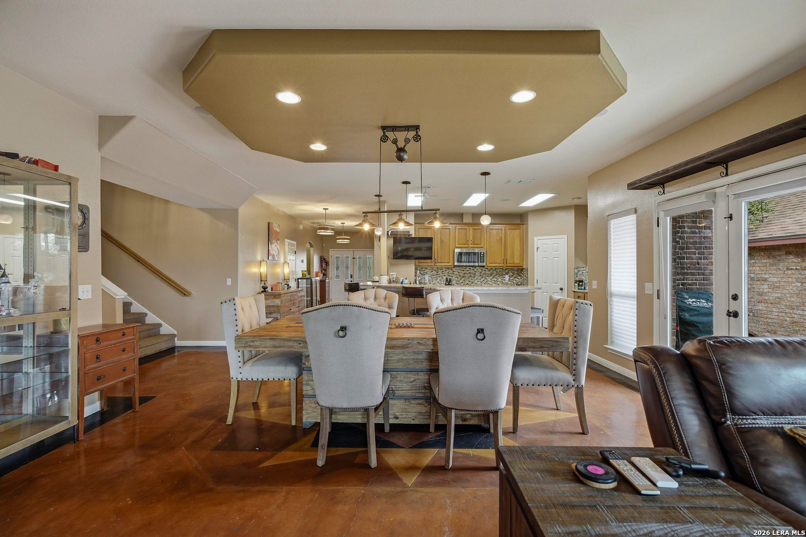 main property photo 9
