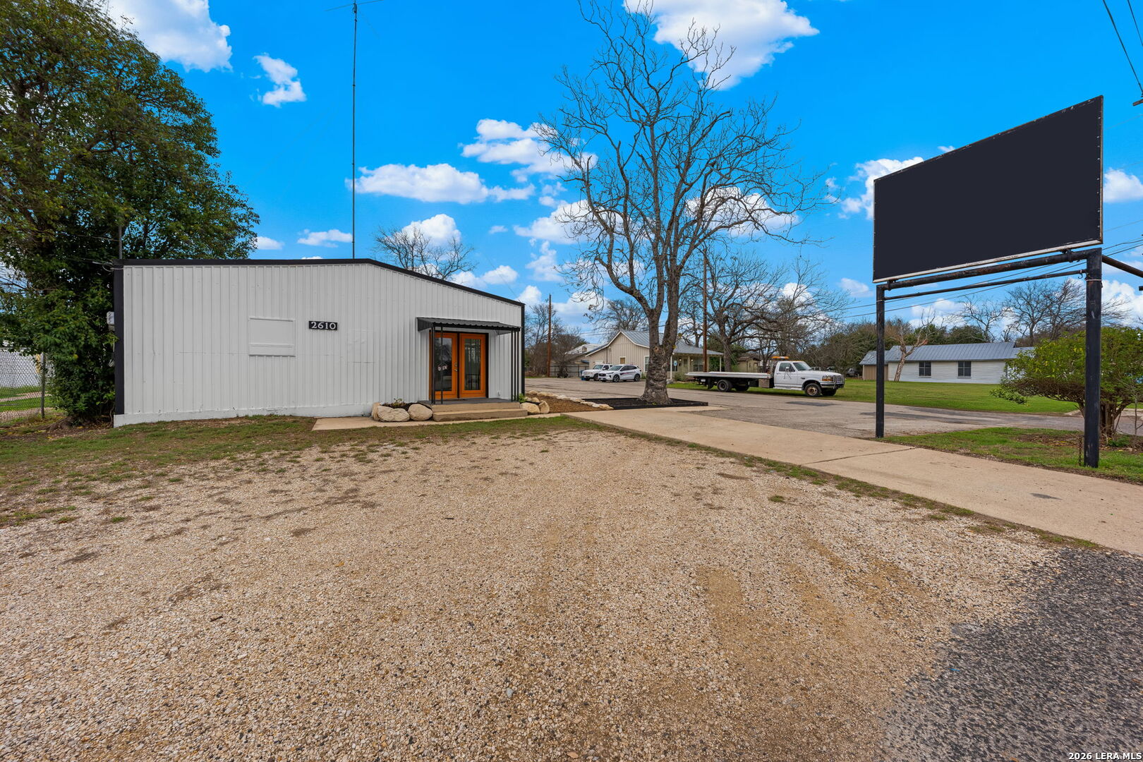 main property photo 19