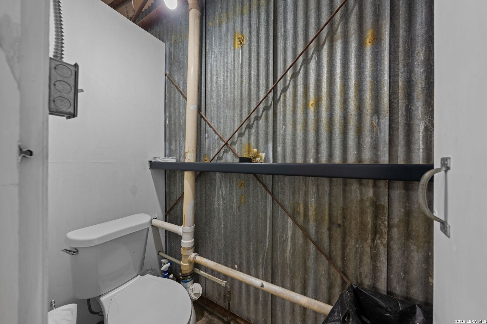 main property photo 9