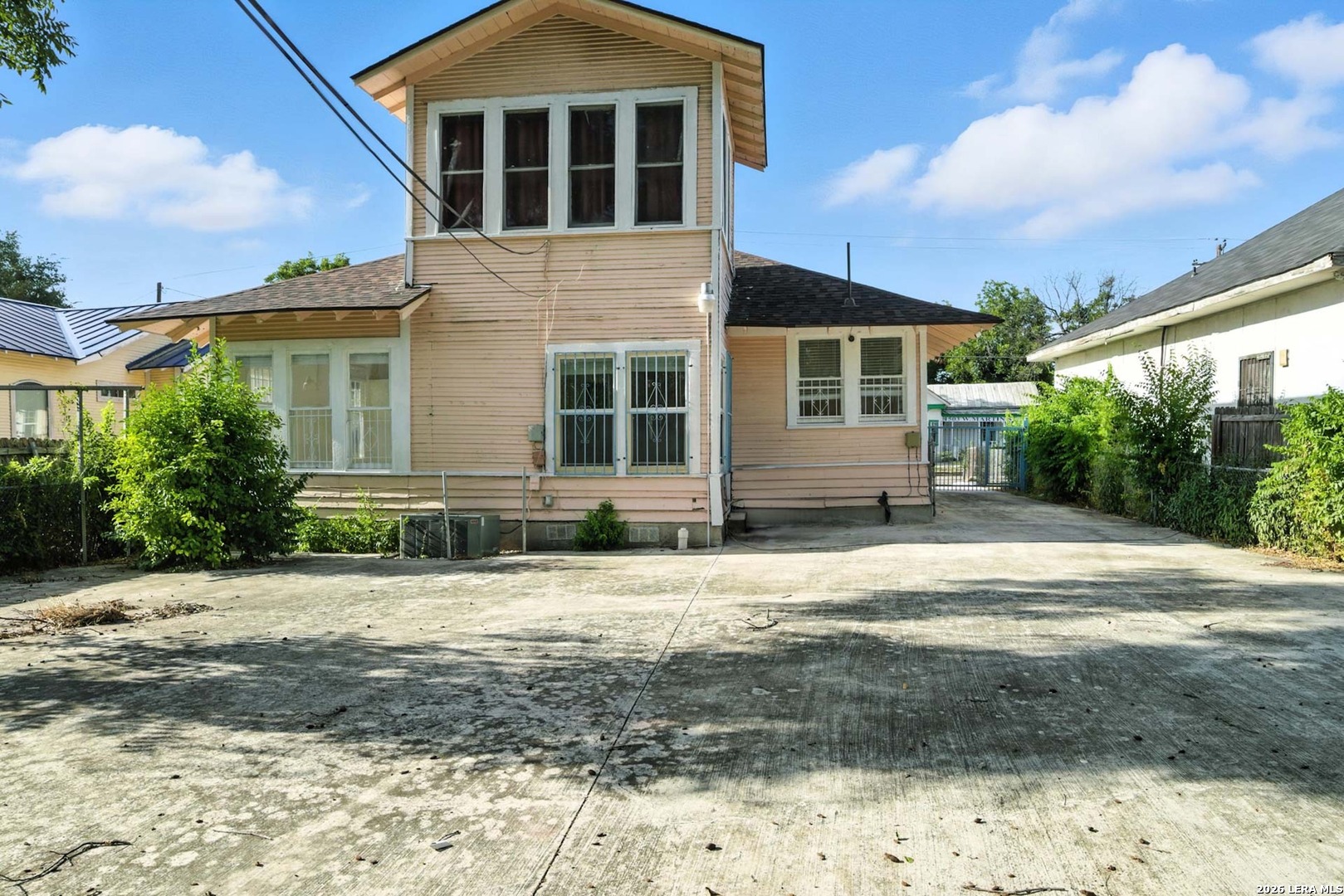main property photo 23
