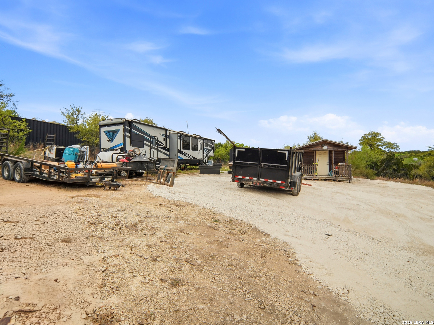 main property photo 16