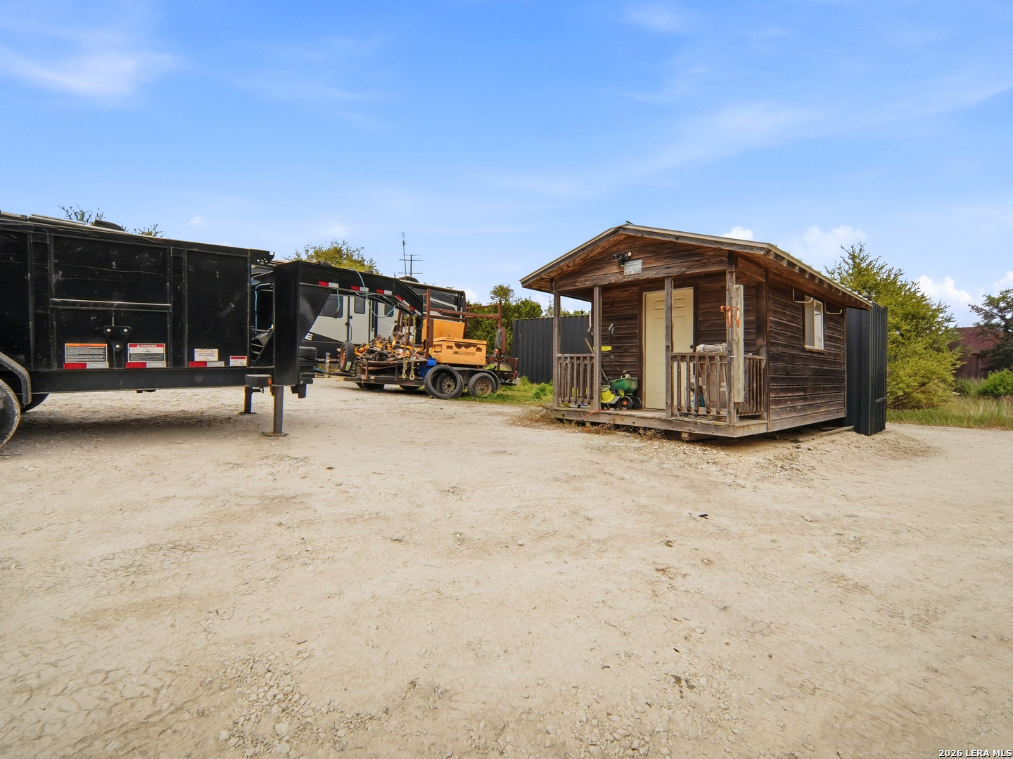 main property photo 19
