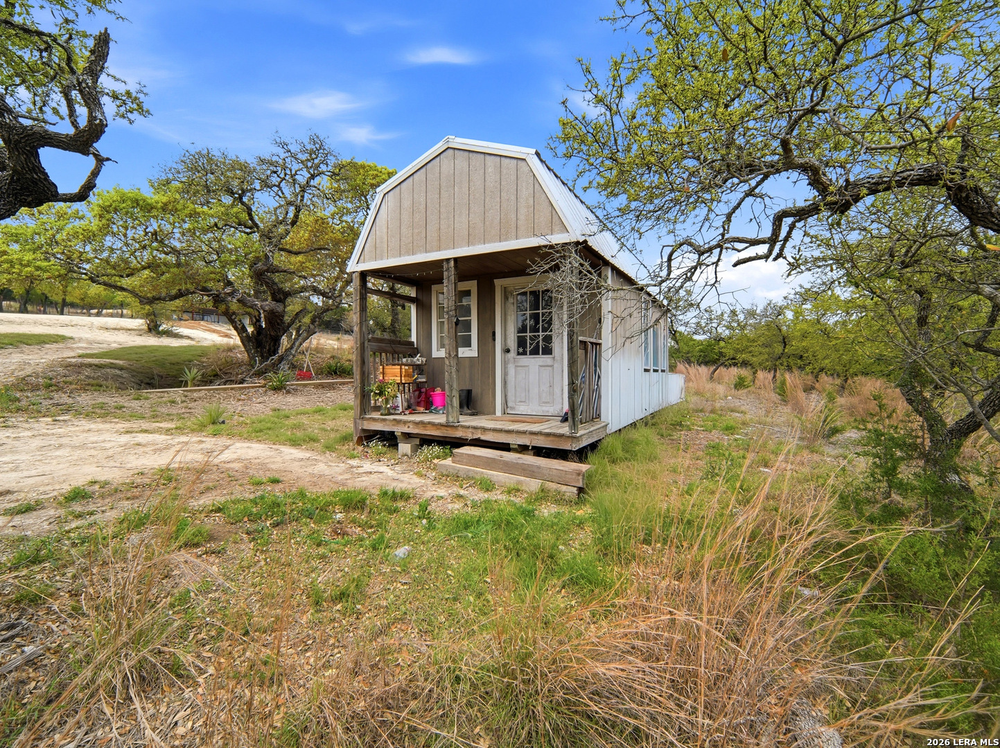 main property photo 6