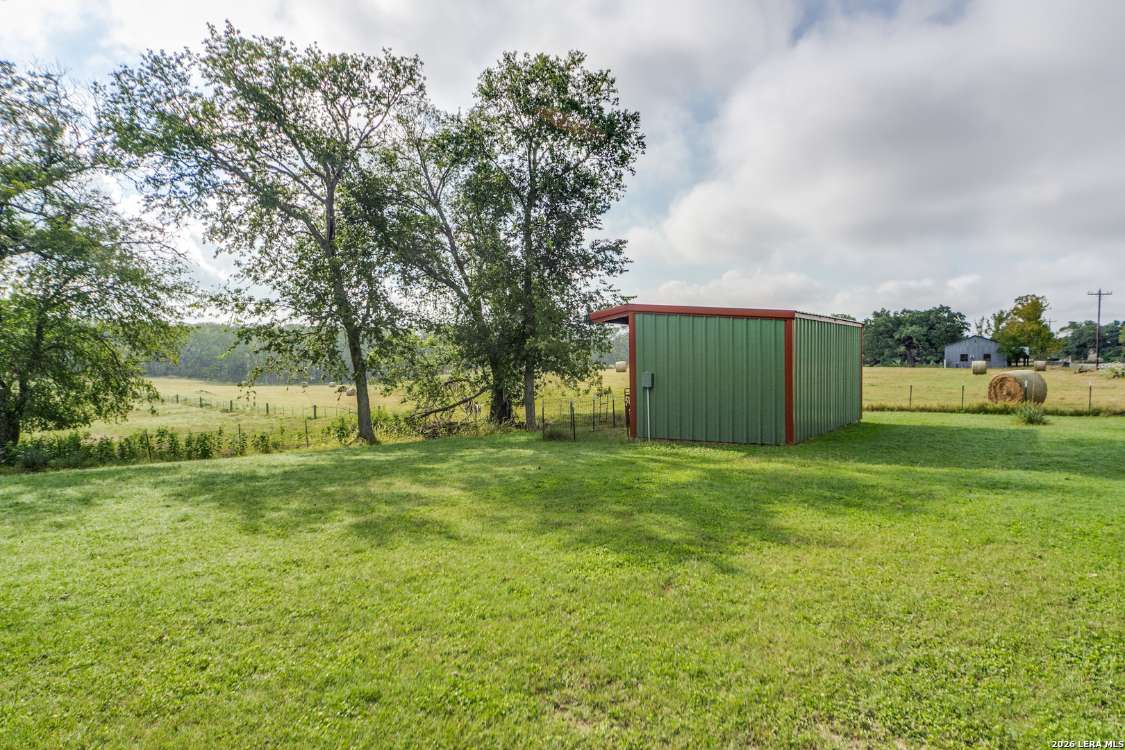 main property photo 13