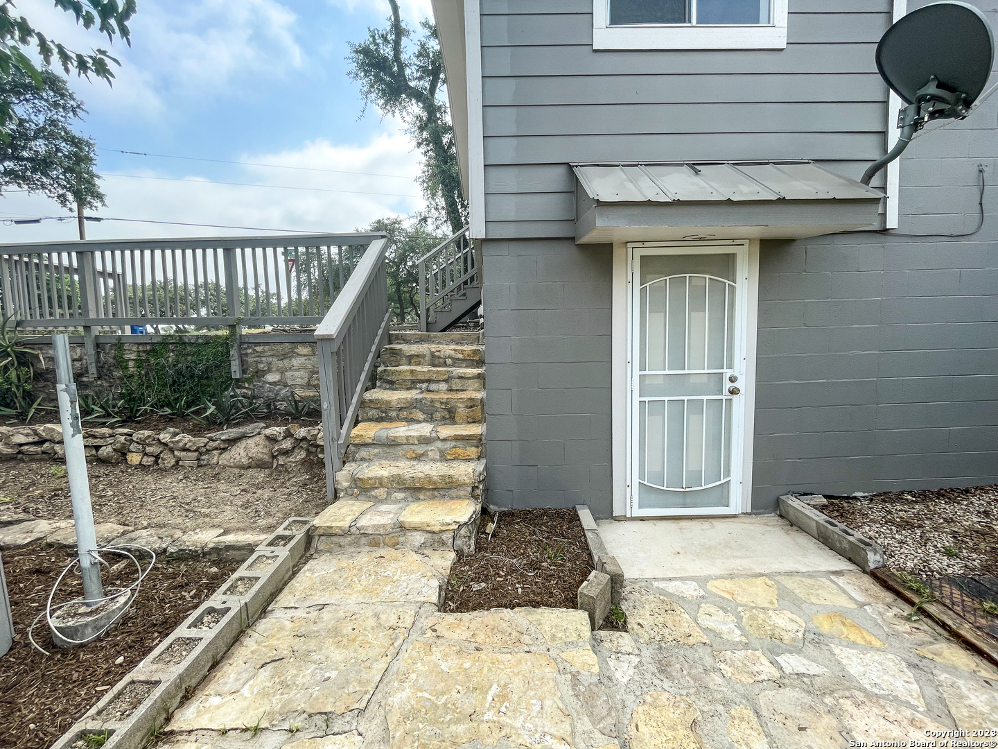 main property photo 17