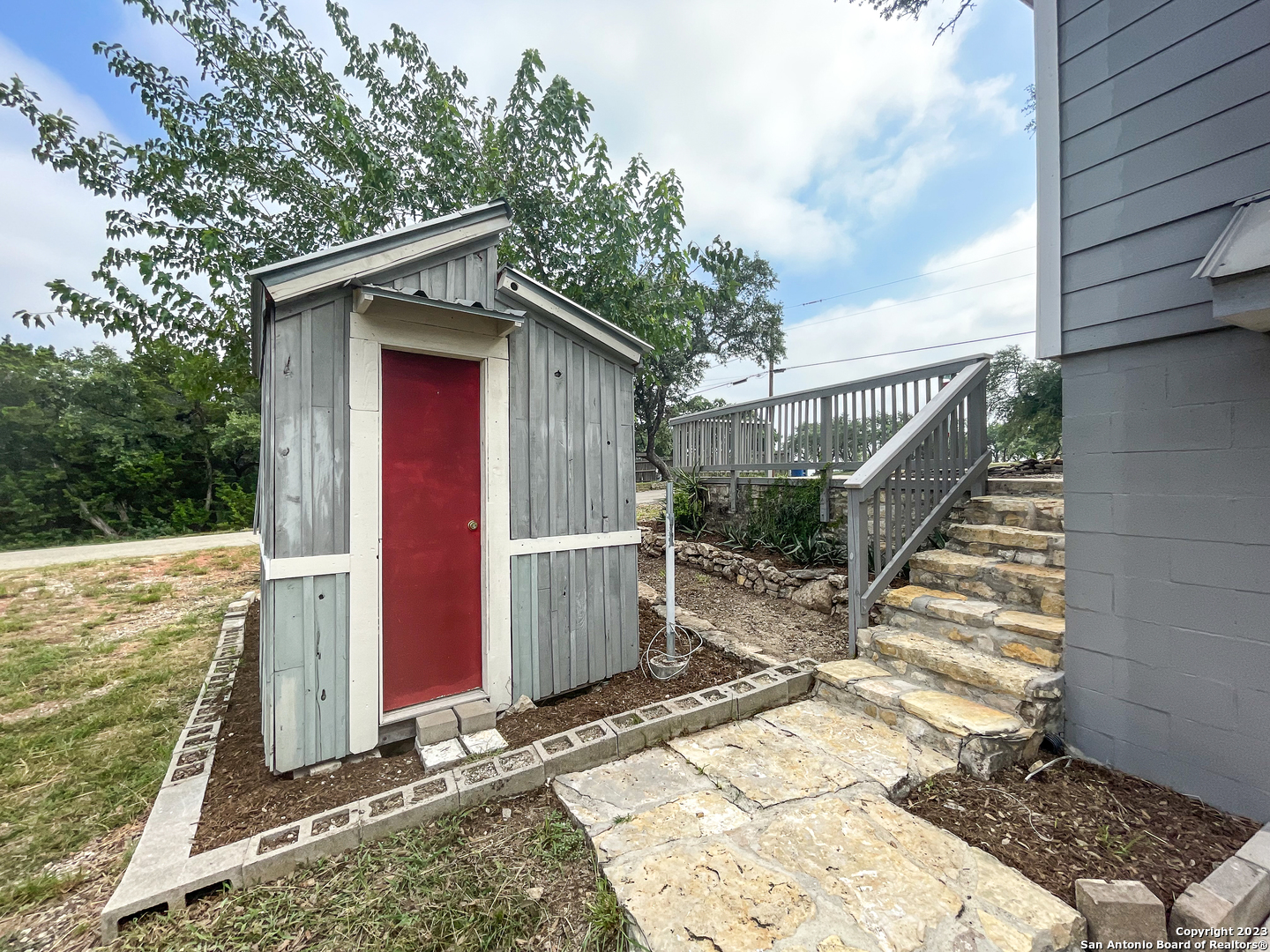 main property photo 18