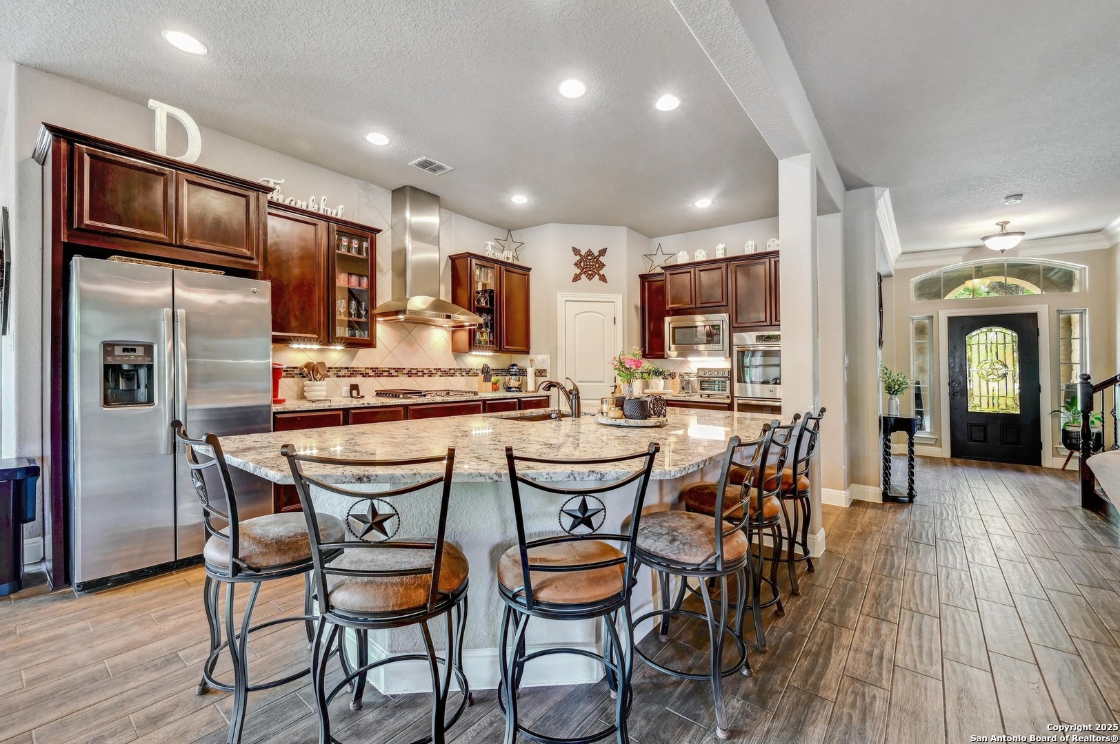 main property photo 6