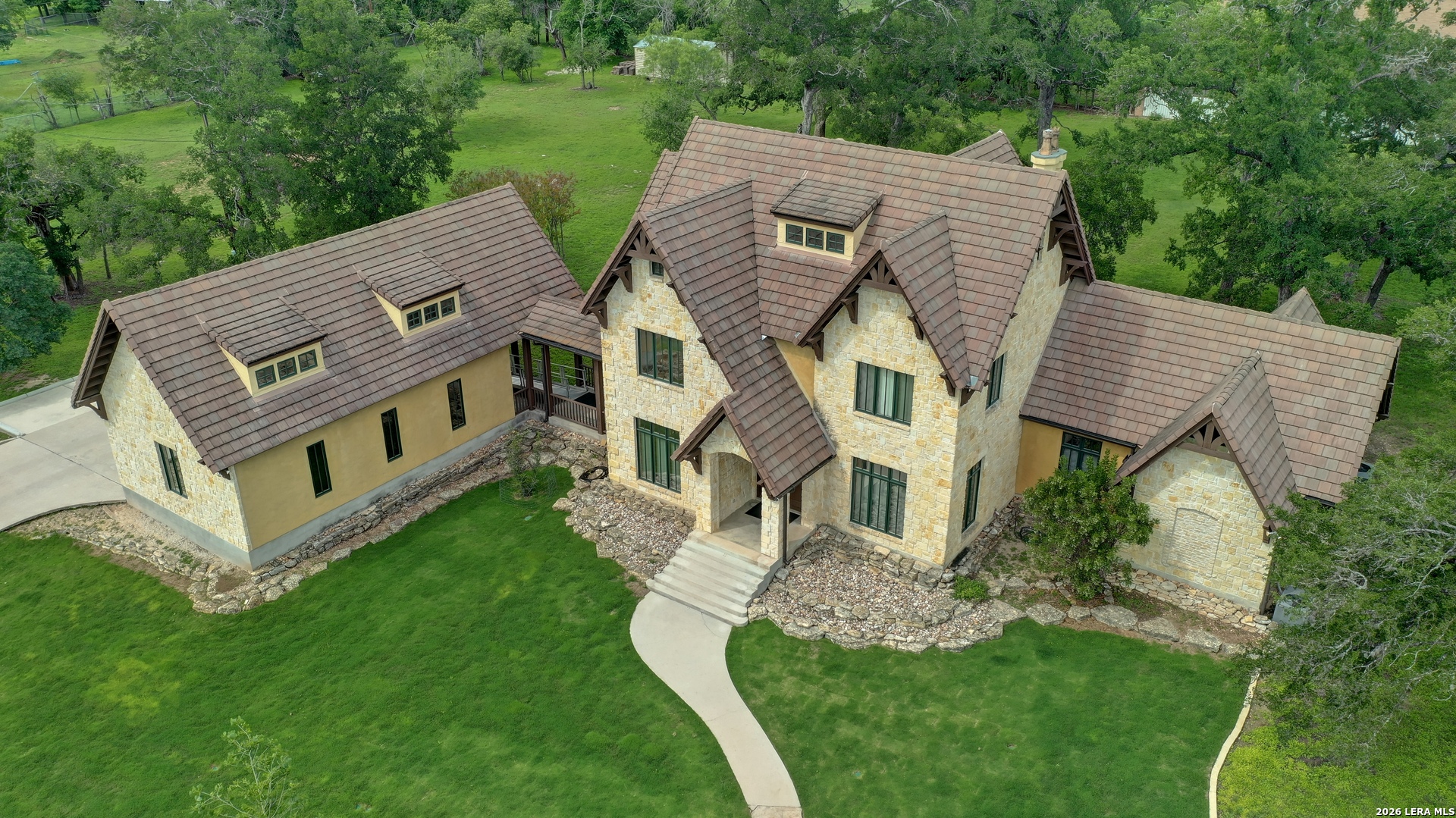 main property photo 78