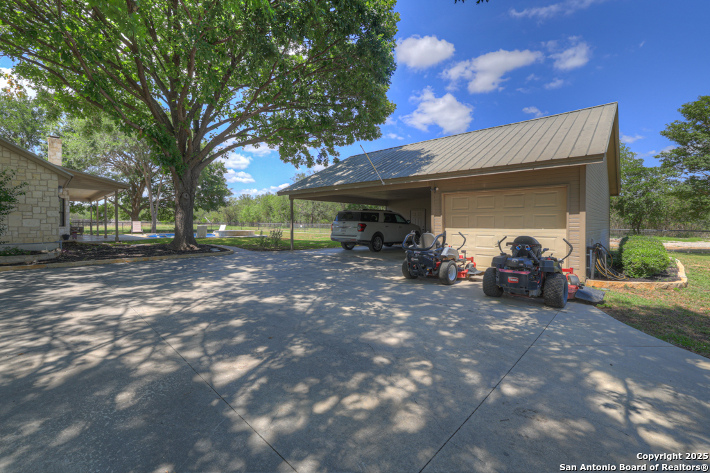 main property photo 12