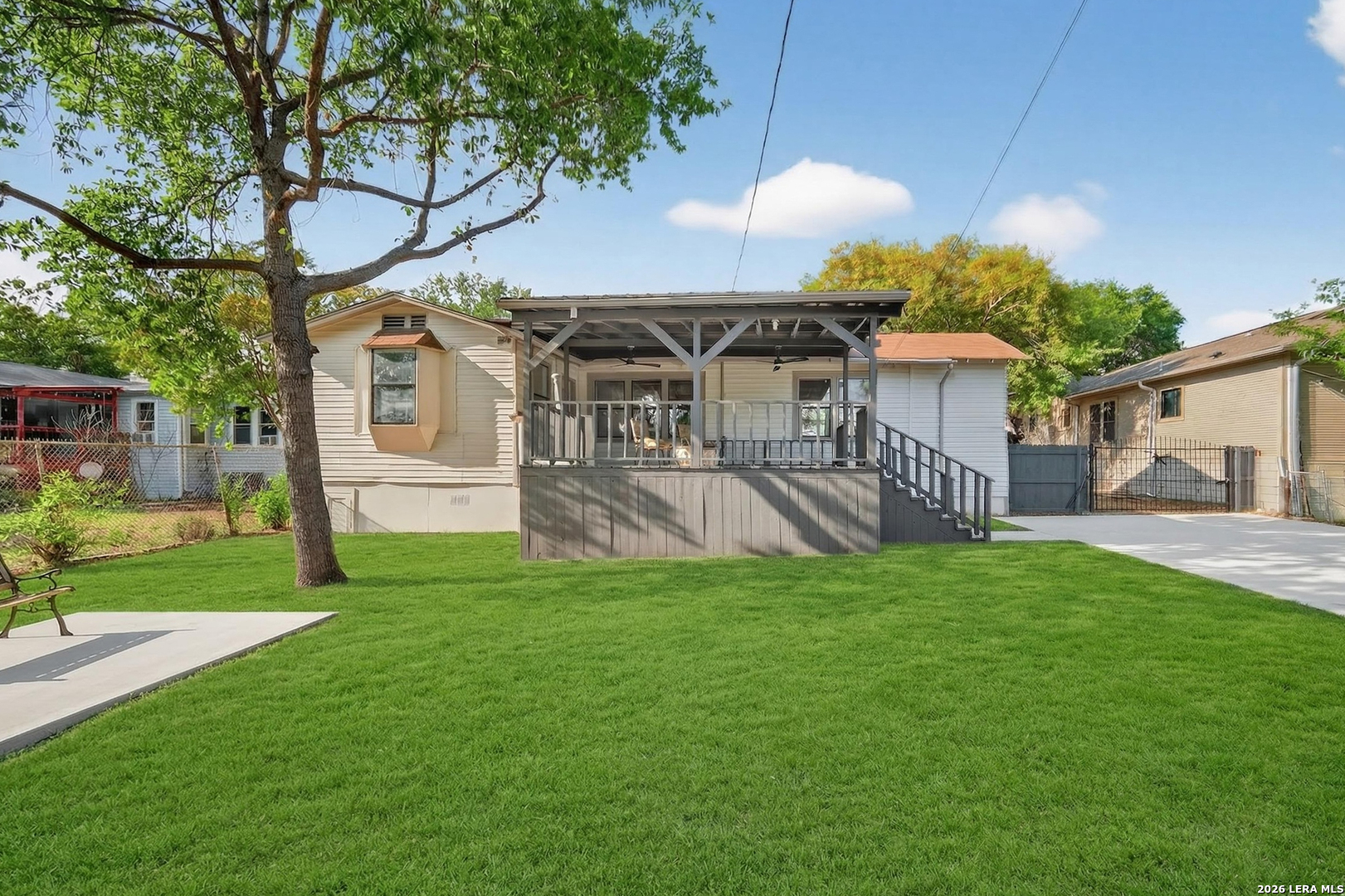 main property photo 40