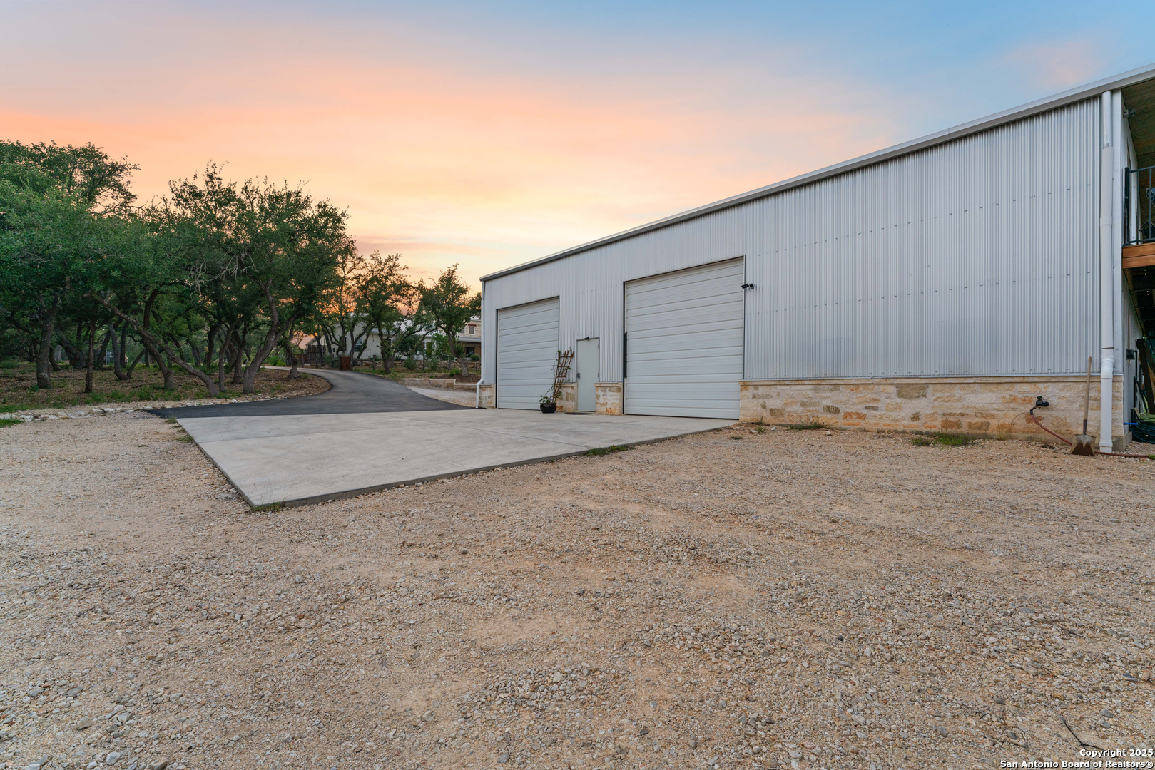 main property photo 78