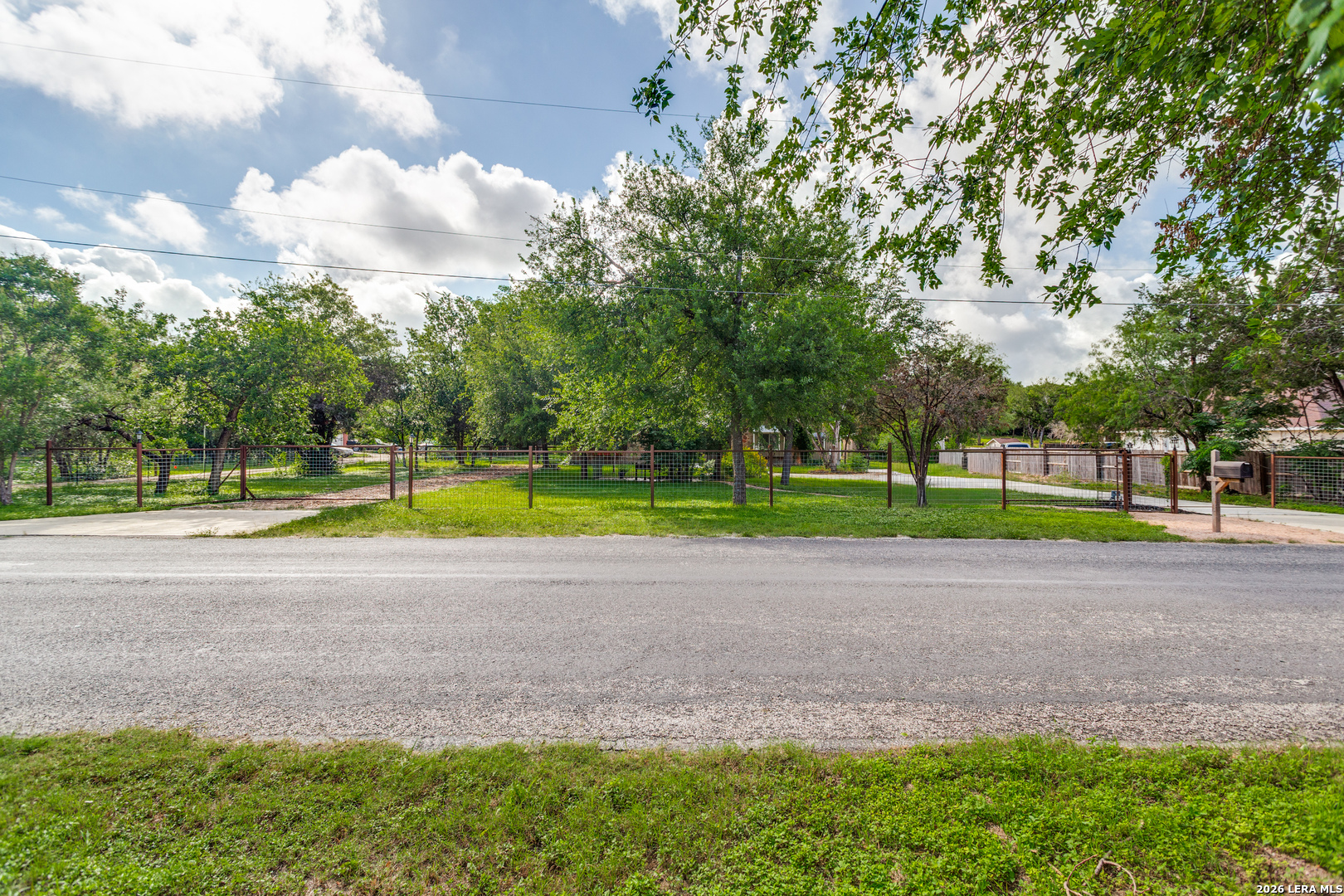main property photo 37