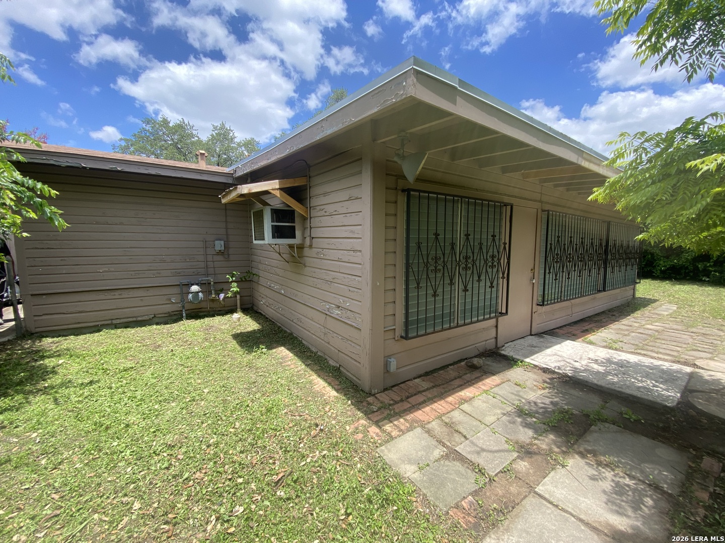 main property photo 12