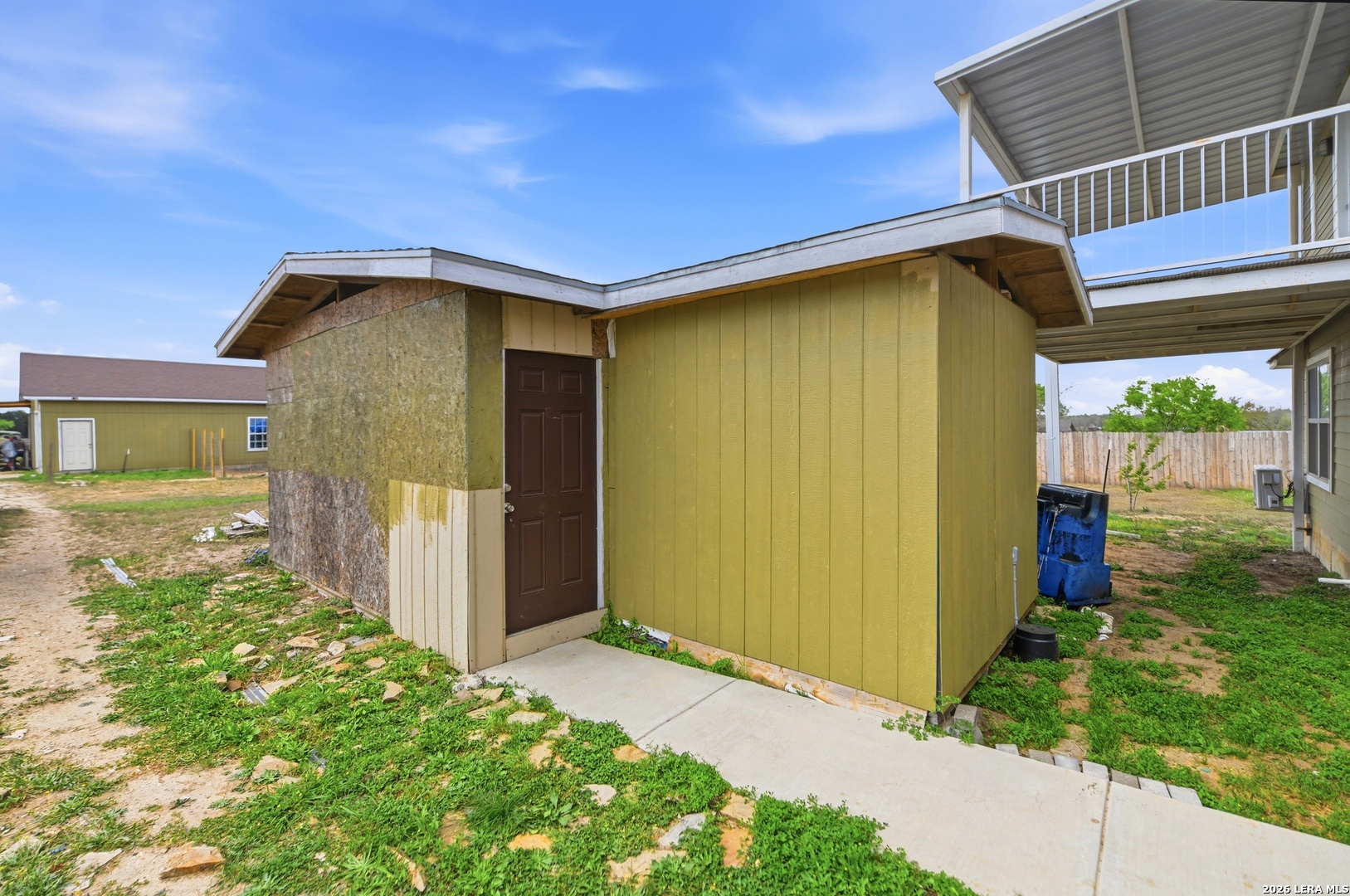 main property photo 28