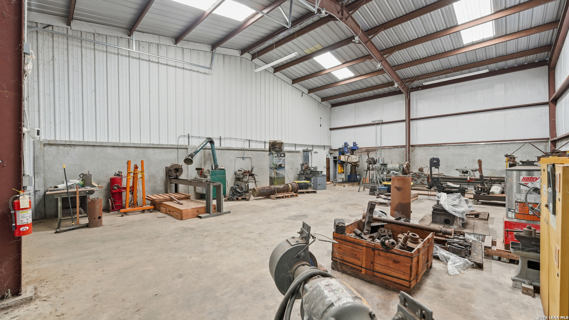 main property photo 12