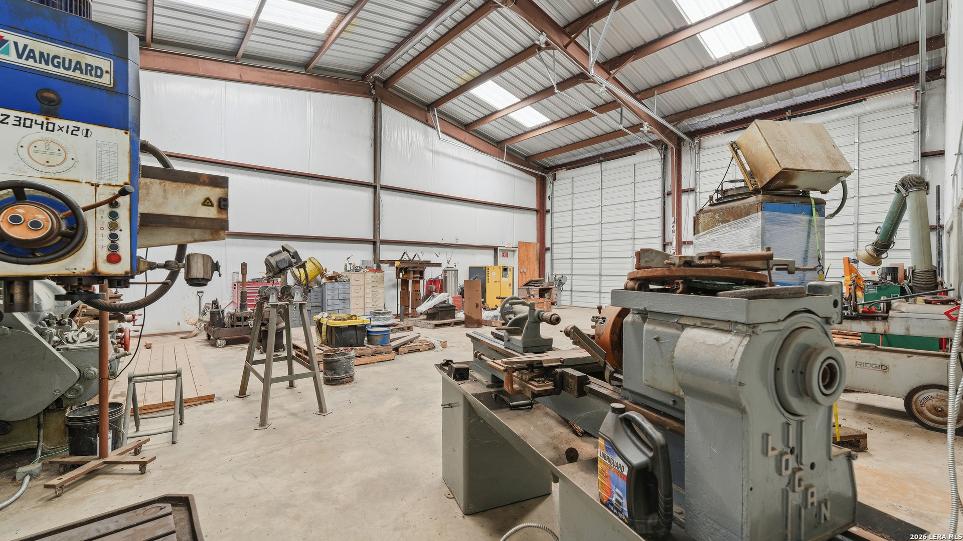 main property photo 14