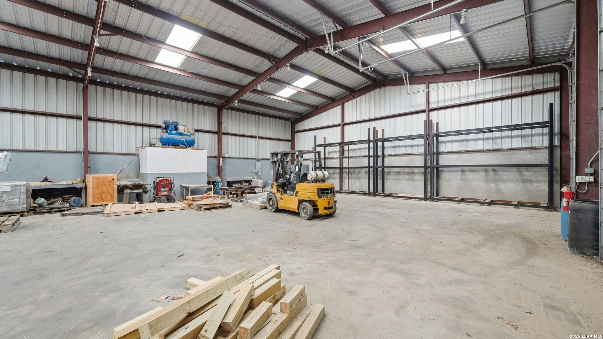 main property photo 29