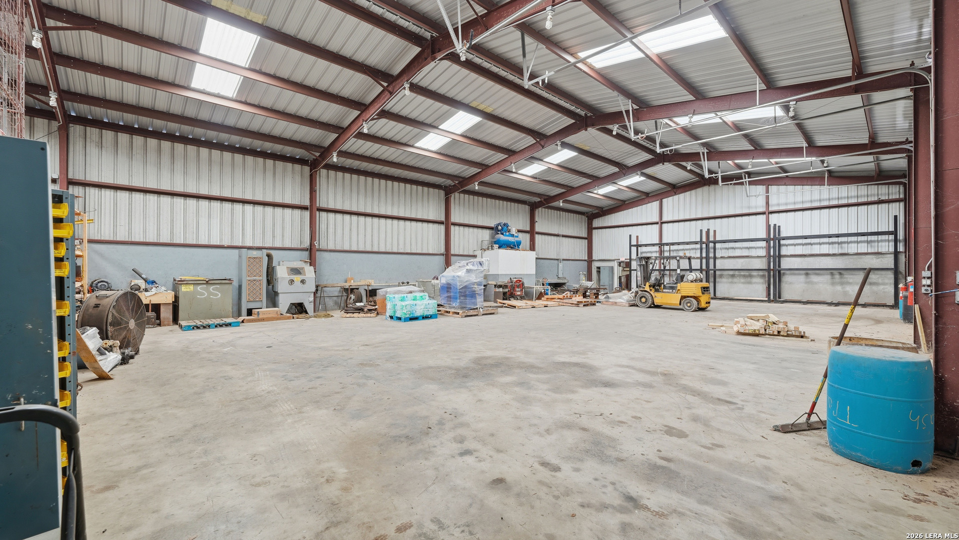main property photo 33