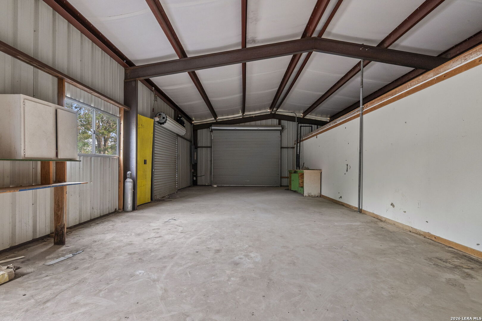 main property photo 37