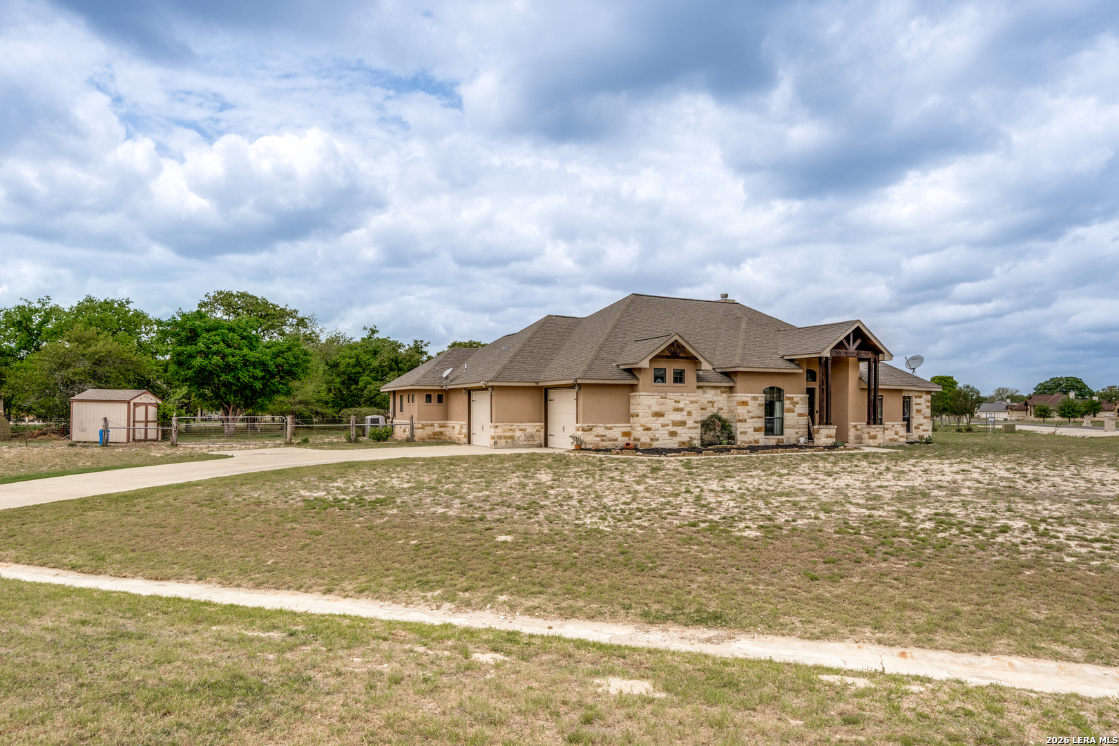 main property photo 3