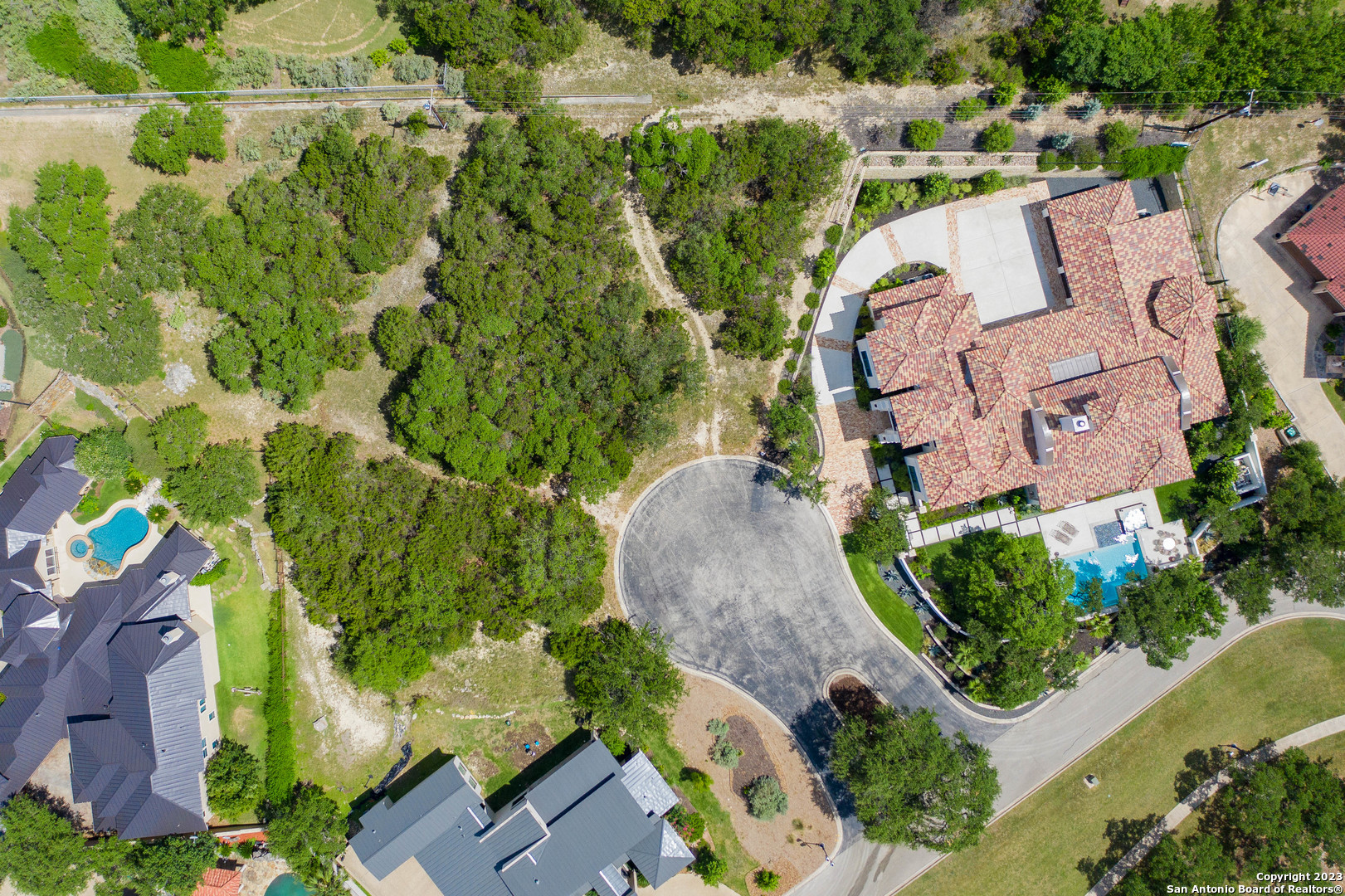main property photo 5