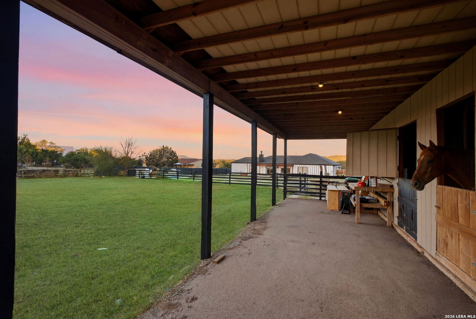 main property photo 30