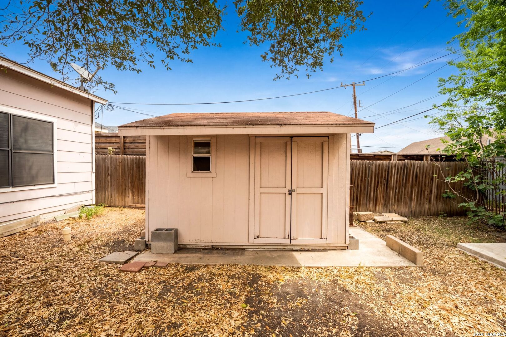main property photo 28