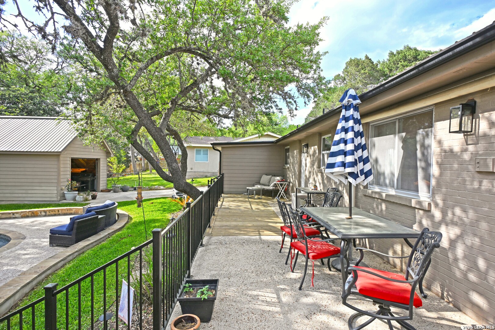 main property photo 37