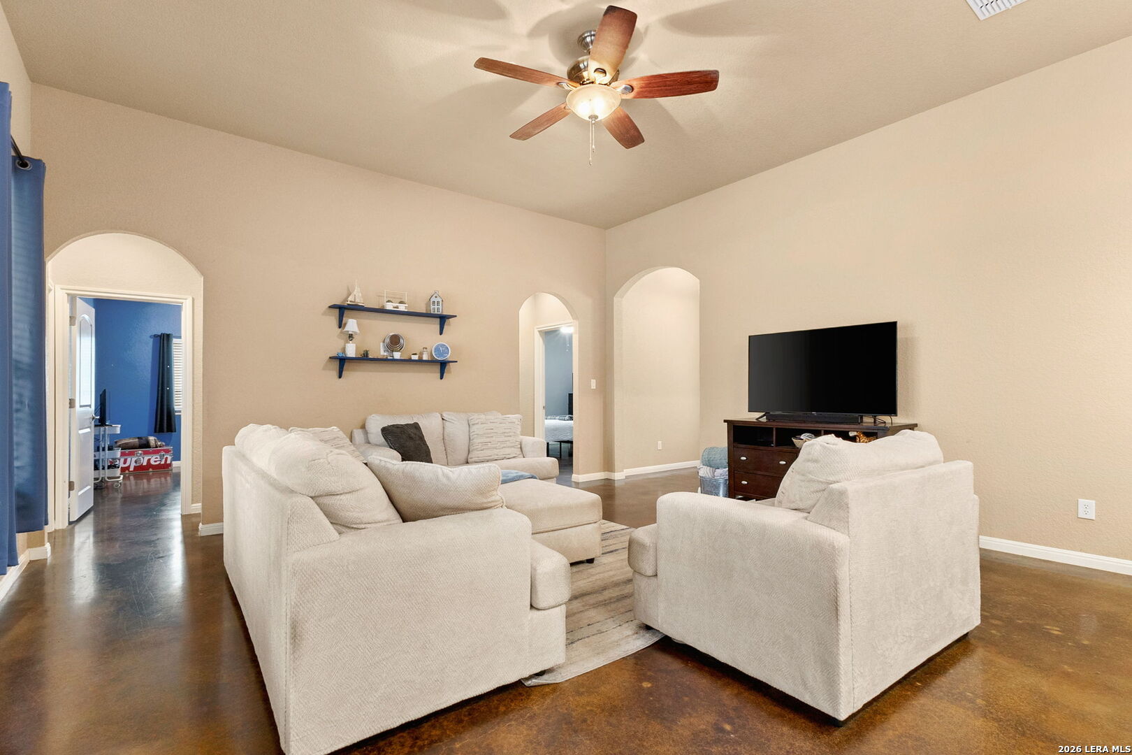 main property photo 3