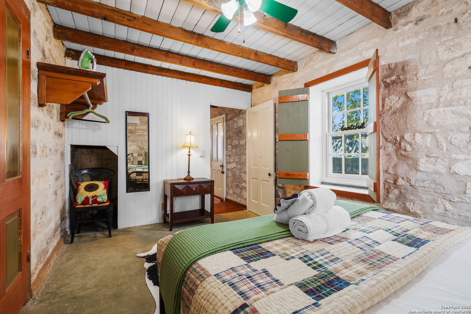 main property photo 8