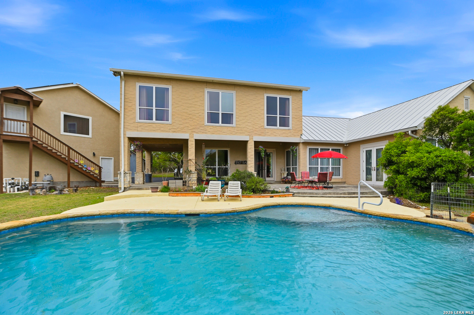 main property photo 41