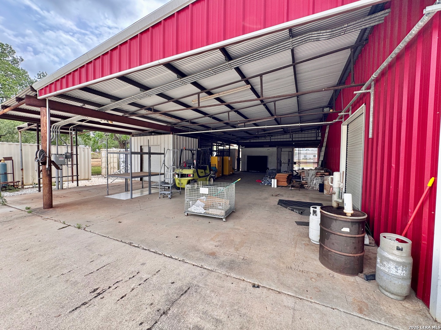 main property photo 26