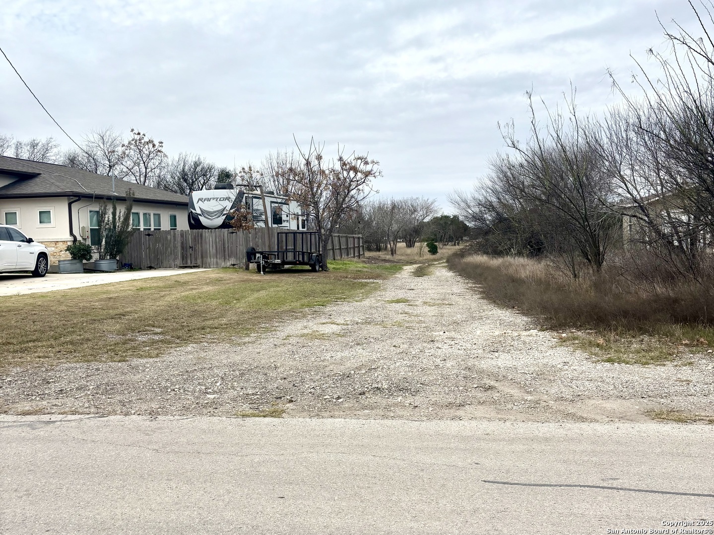 main property photo 10